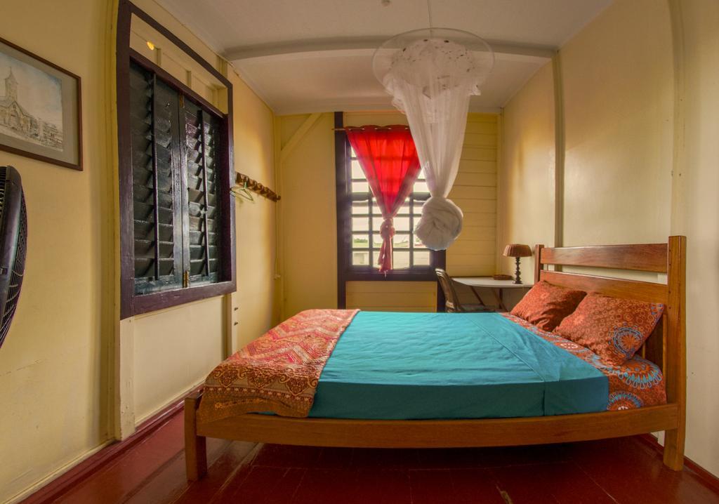 Guesthouse Un Pied-A-Terre Paramaribo Extérieur photo