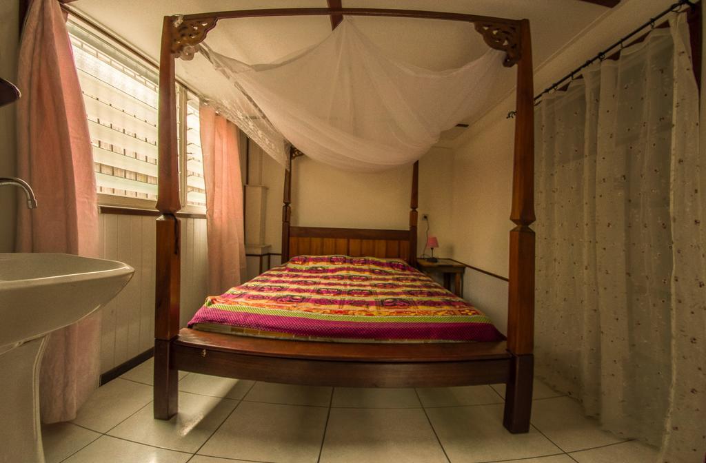 Guesthouse Un Pied-A-Terre Paramaribo Extérieur photo
