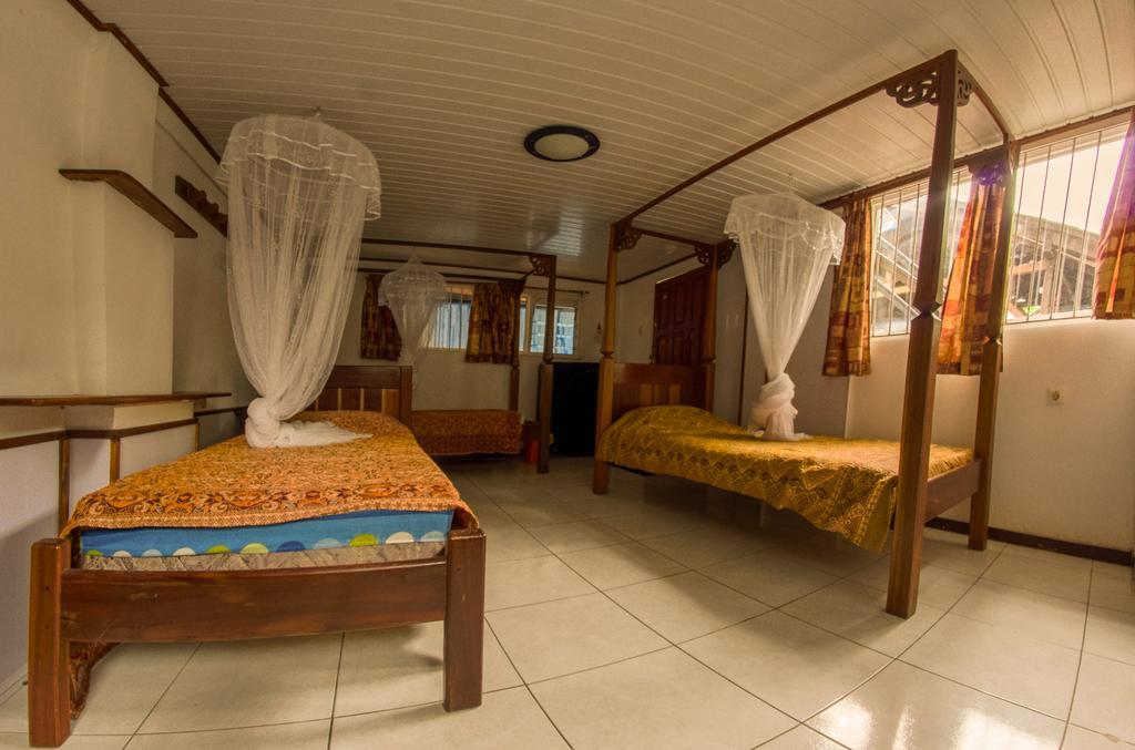 Guesthouse Un Pied-A-Terre Paramaribo Extérieur photo
